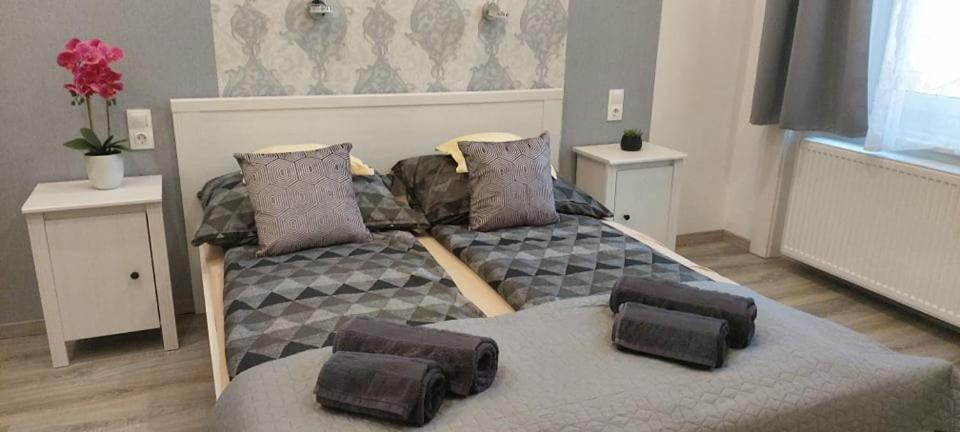 Pompar Belvarosi Apartman Сегед Экстерьер фото