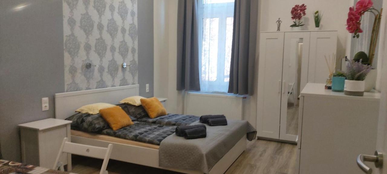Pompar Belvarosi Apartman Сегед Экстерьер фото