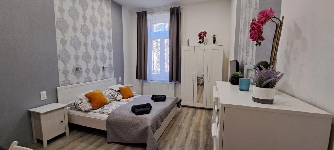 Pompar Belvarosi Apartman Сегед Экстерьер фото